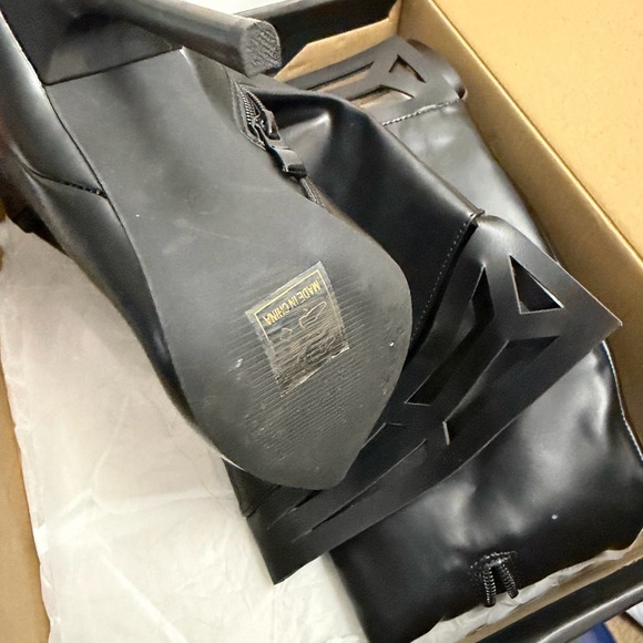 Fashion Nova Sleek Black Heeled Boots - Picture 5 of 6